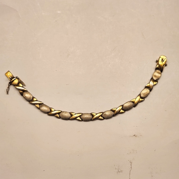 Vintage xoxo gold plated bracelet - Picture 3 of 5